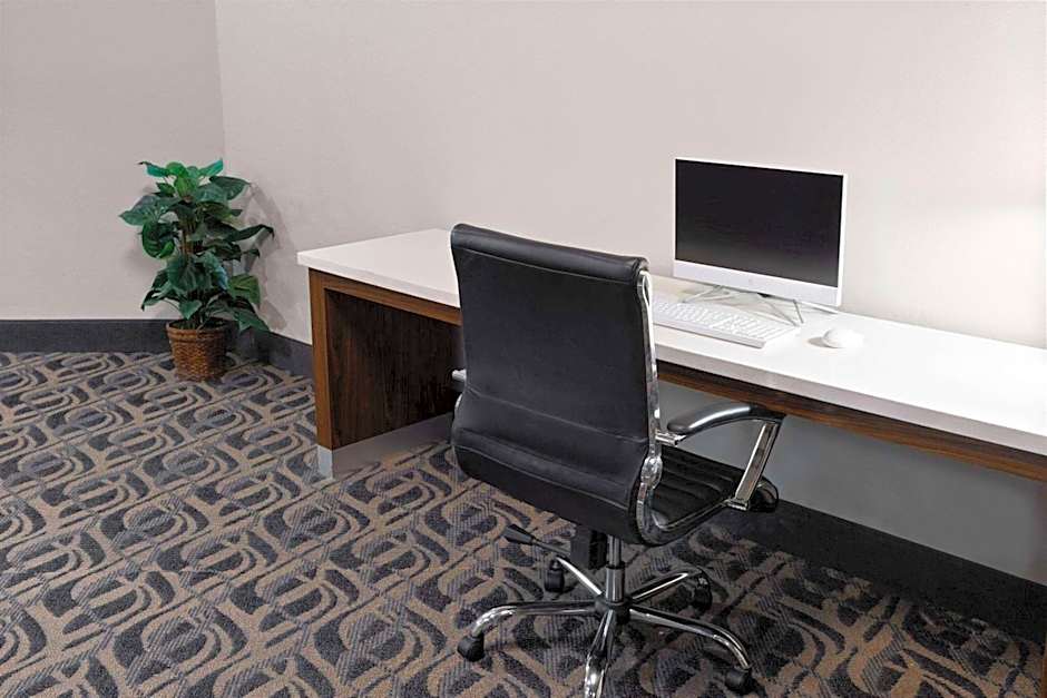 Days Inn & Suites by Wyndham Northwest Indianapolis