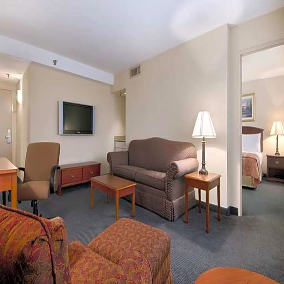 DoubleTree by Hilton Hotel Houston Hobby Airport