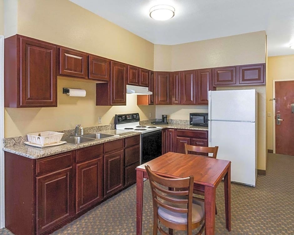 Quality Suites Midland
