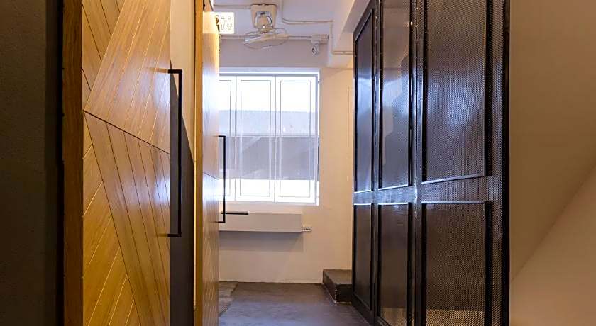 Bed One Block Hostel