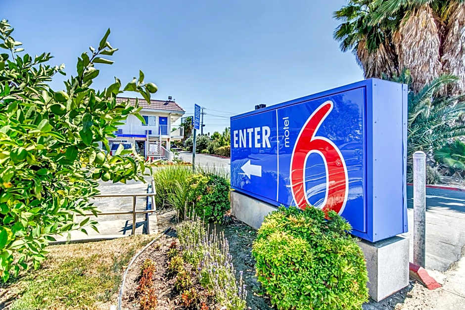 Motel 6-Stockton, CA - Charter Way West