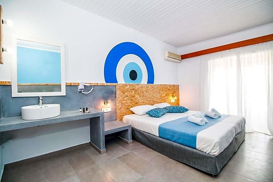 Tinas Plus Hotel