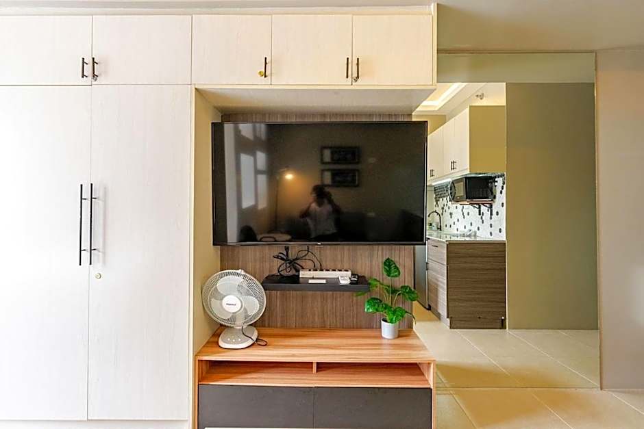 27th floor Cebu IT Park studio walking distance to everything