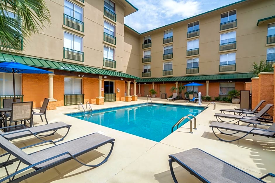 Holiday Inn Express Hotel & Suites Bluffton at Hilton Head Area