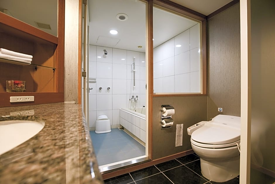 Takakura Hotel Fukuoka
