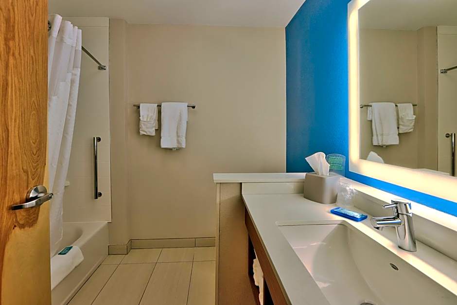 Holiday Inn Express & Suites Roswell By IHG