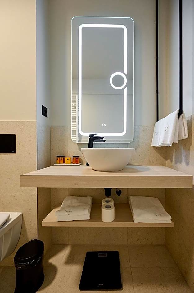 Alezzi Infinity Aparthotel & Spa