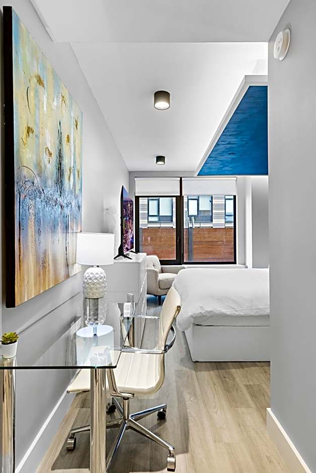 Global Luxury Suites at The Arches