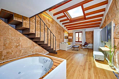 Suite with Garden View