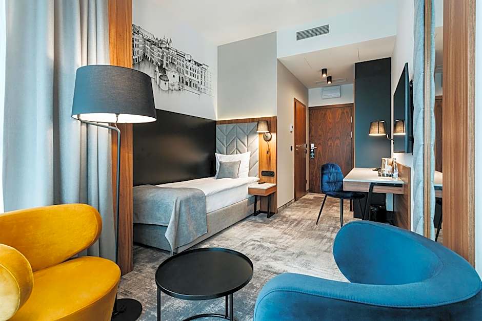 Garden Square Hotel