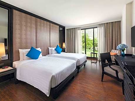 Deluxe Twin with Chocolate Hour