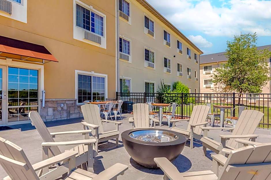 Comfort Suites Johnson Creek Conference Center