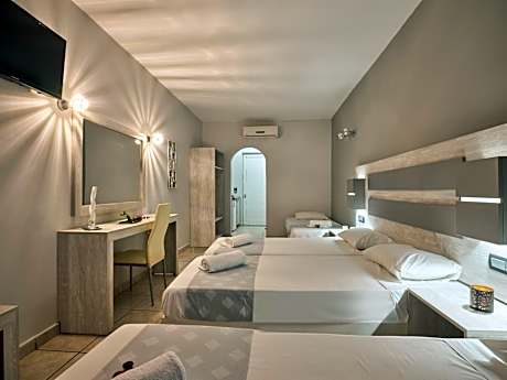 Standard Quadruple Room