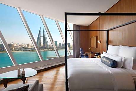 Superior Panoramic King Room - Non-Smoking