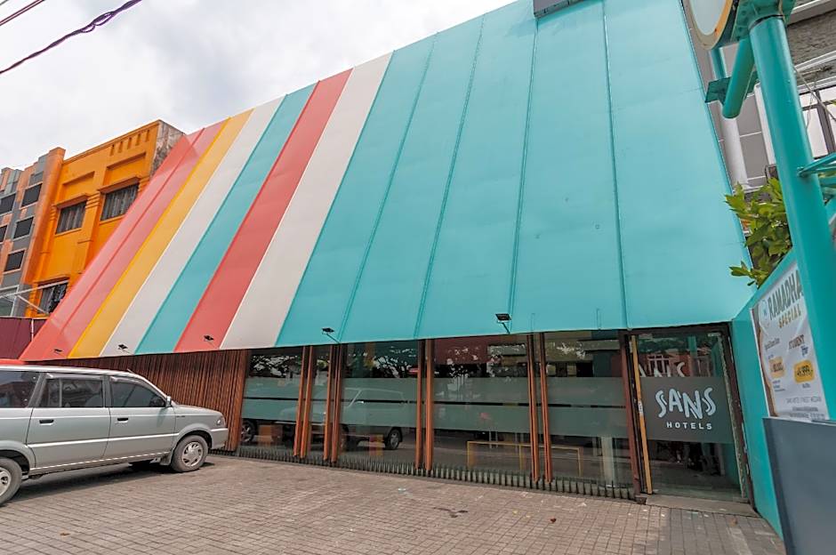 Sans Hotel Finest Medan