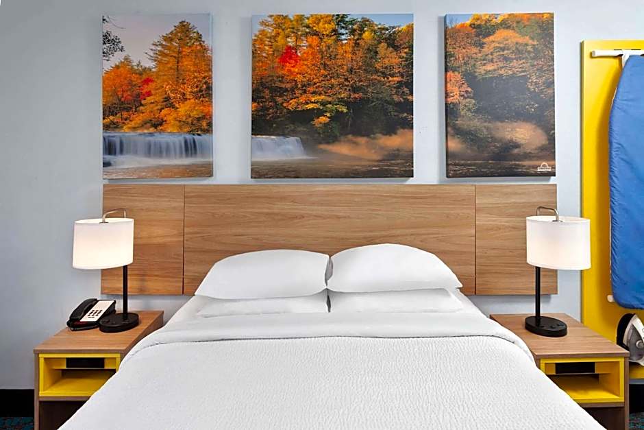 Days Inn & Suites by Wyndham Siler City