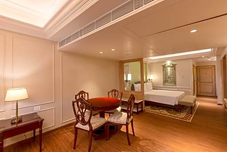 One-Bedroom Suite - Valley View