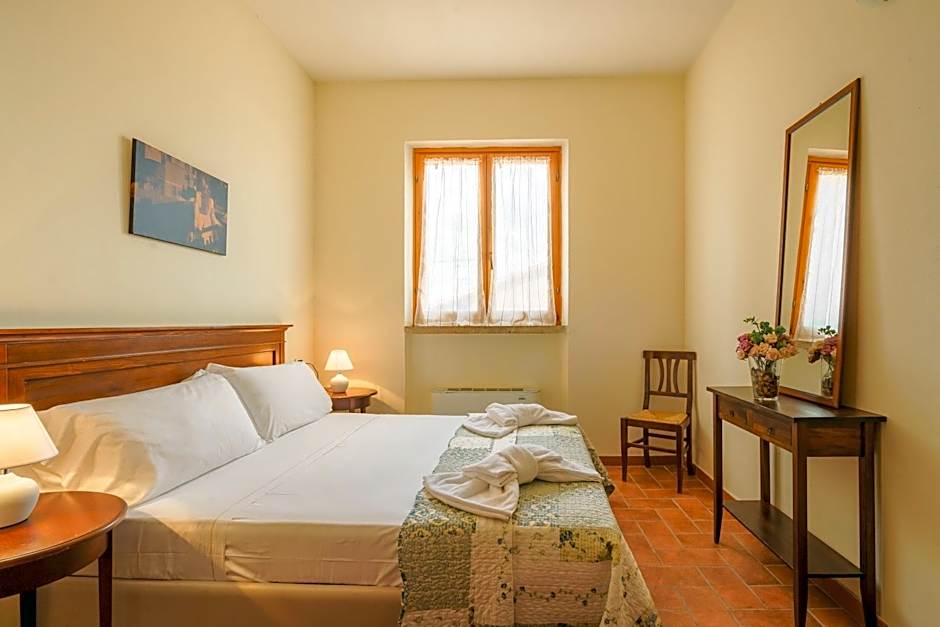 Residence with swimming pool immersed in the typical Tuscan countryside just 5 minutes from Massa Marittima