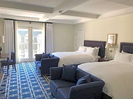 Deluxe Queen Room with Two Queen Beds