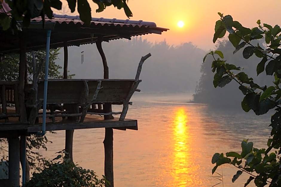 BaanRai KhunYa บ้านไร่คุณย่า