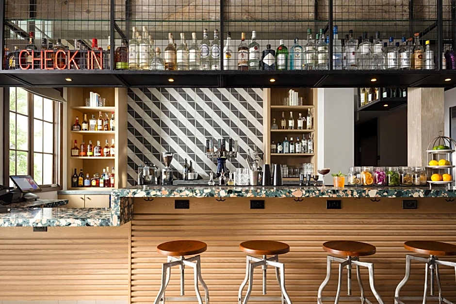 Moxy Santa Barbara
