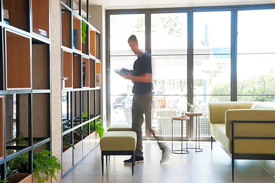 Seasabelle Hotel near Athens Airport