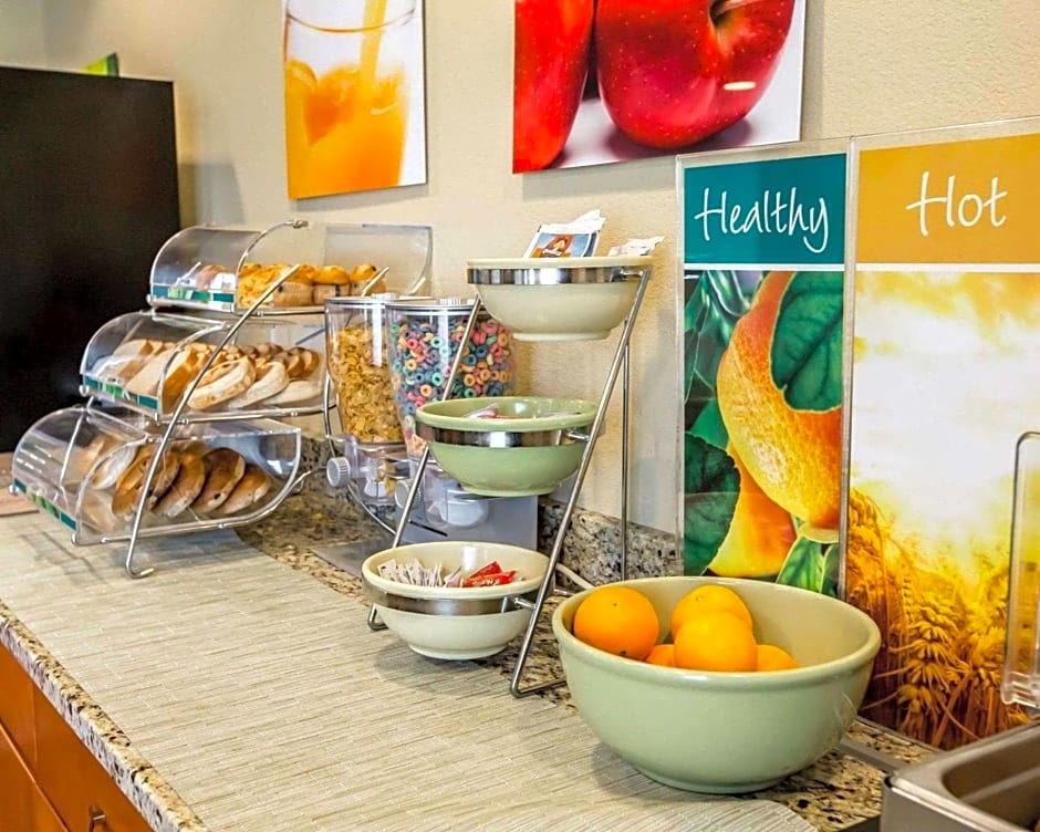 Quality Inn Chesterton near Indiana Dunes National Park I-94
