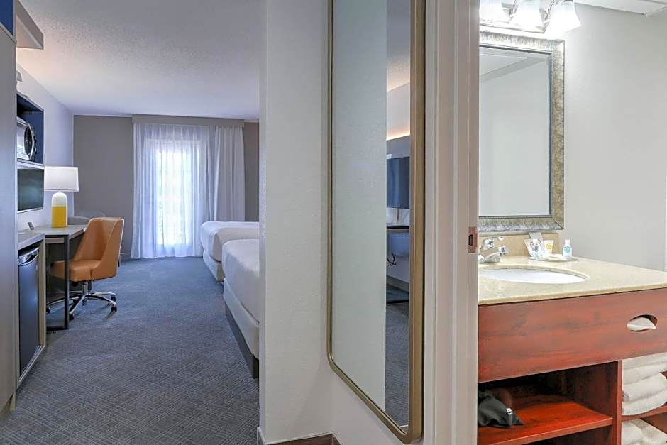 Comfort Inn & Suites At Dollywood Lane