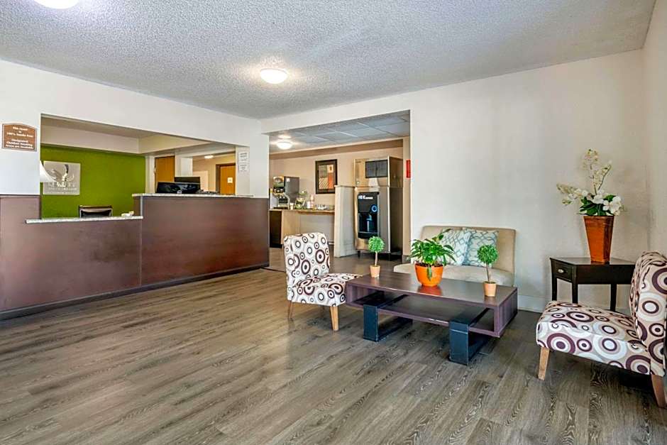 Quality Inn & Suites Leesburg Chain of Lakes