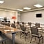 Country Inn & Suites by Radisson, Indianola, IA