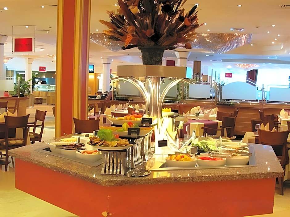 Cairo Pyramids Hotel