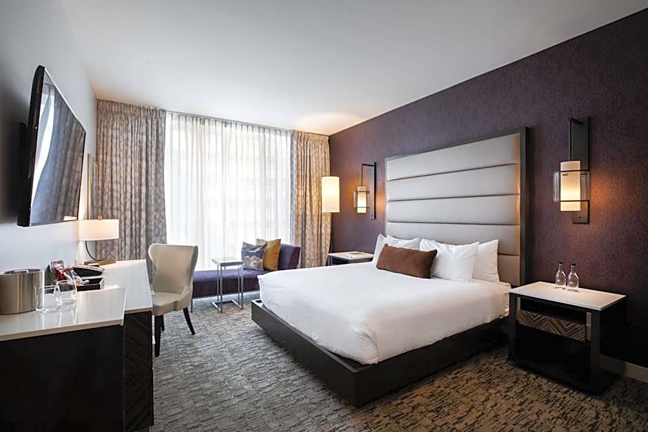 Ambassador Hotel Kansas City, Autograph Collection by Marriott