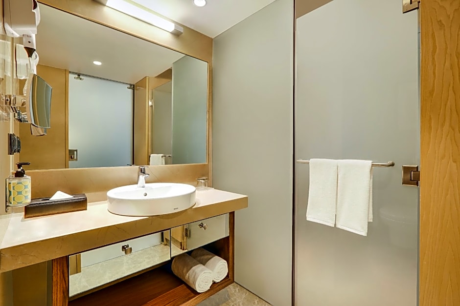 Lemon Tree Hotel Viman Nagar