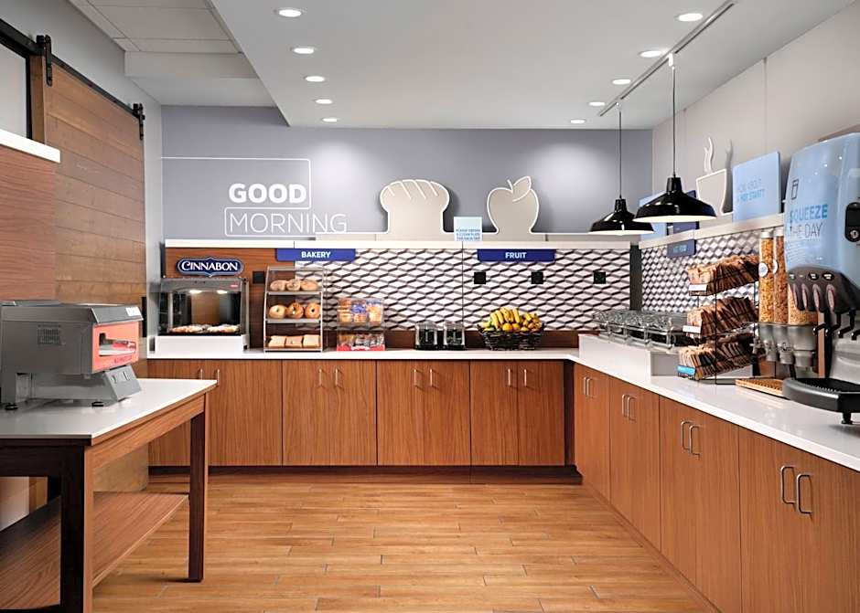 Holiday Inn Express and Suites New Orleans Airport By IHG