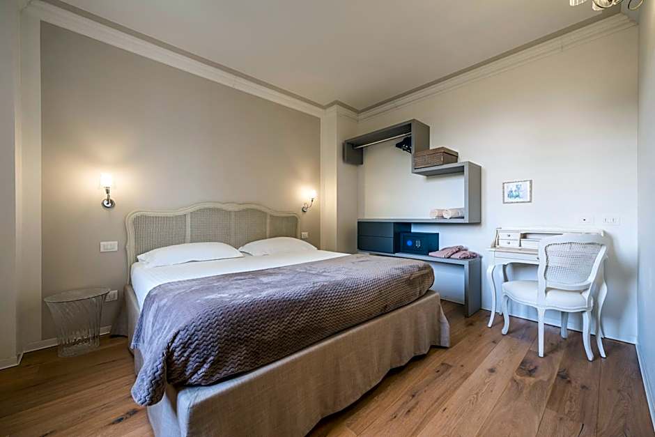 Villa Italia Luxury Suites and Apartments