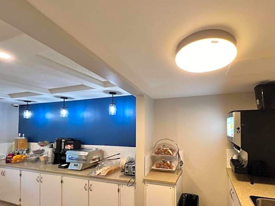 Econo Lodge Motel Village