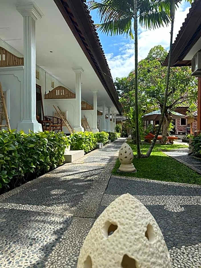 Tiga Naga Villa