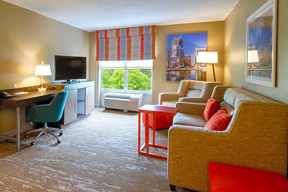 Hampton Inn & Suites Raleigh Cary Lenovo Center
