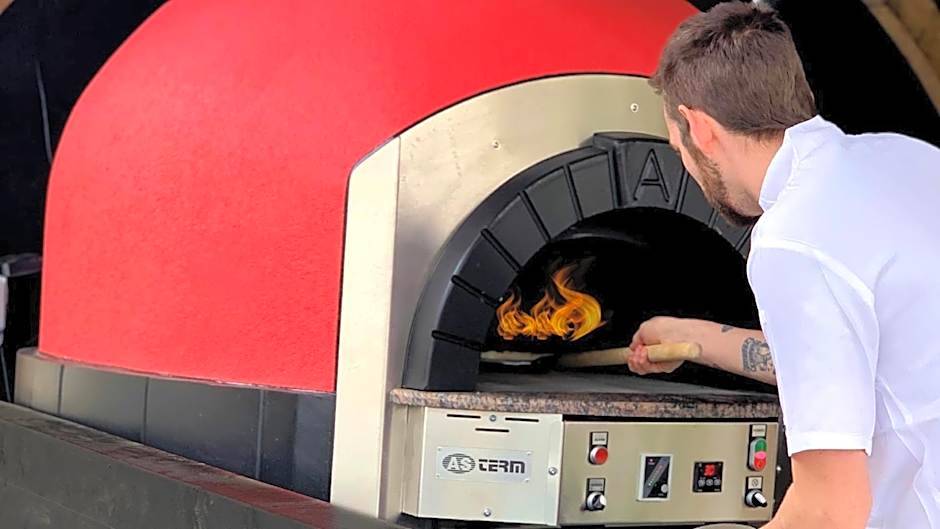 Sandford Springs Hotel and Golf Club