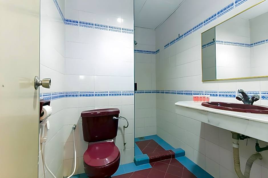 Super OYO 473 Comfort Hotel 2