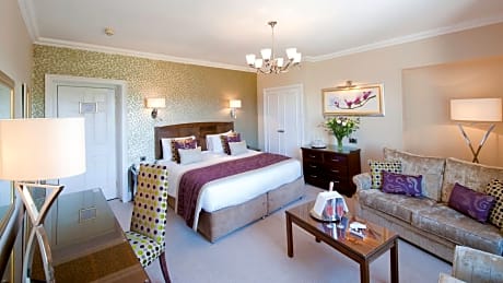 Deluxe River View Twin/Double Room