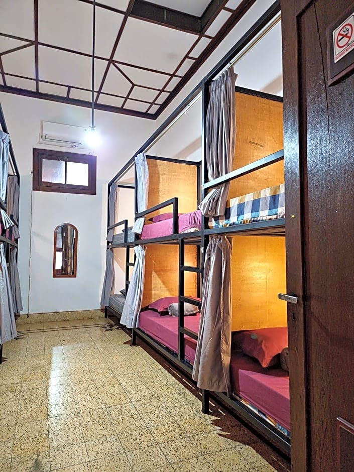 SEMERU HOSTEL MALANG