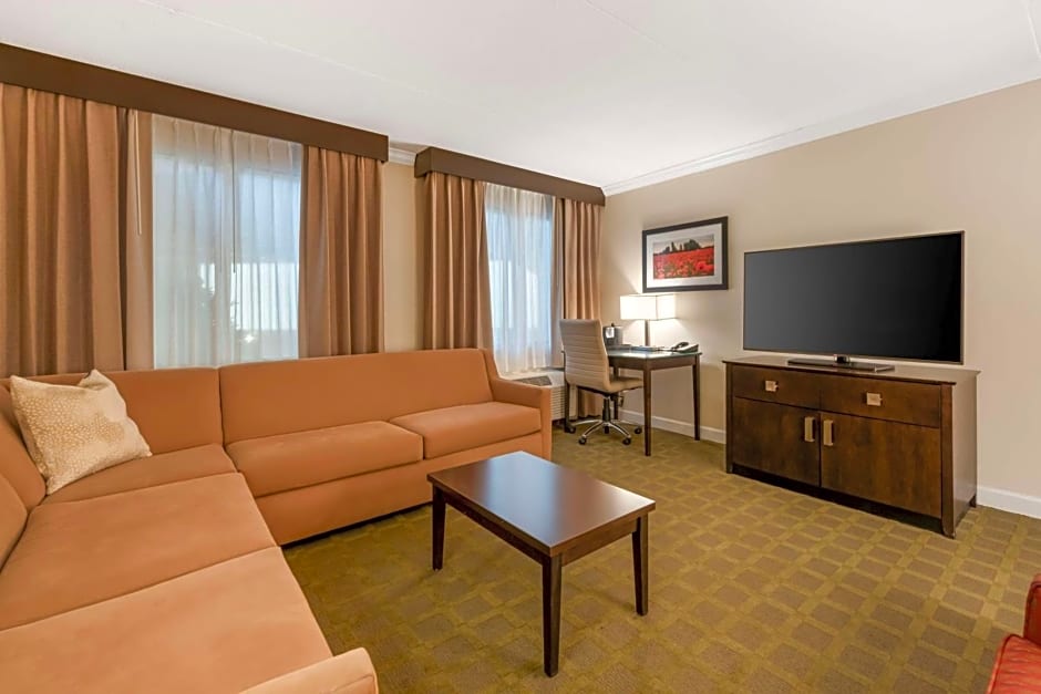 Best Western Plus White Bear Country Inn
