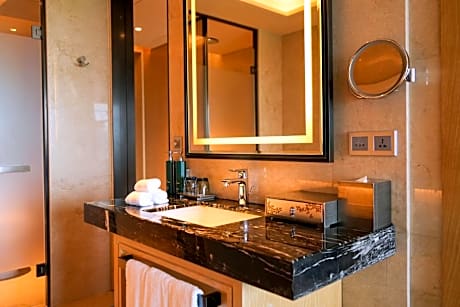 King Room - Mobility Accessible