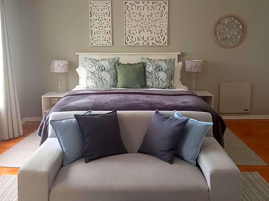 Photo 1 of 5 of Executive 1 King Bed