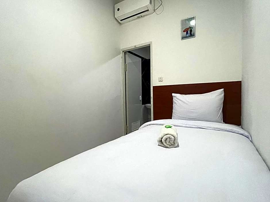 Cozy Home 2 Manado RedPartner – Manado, CA