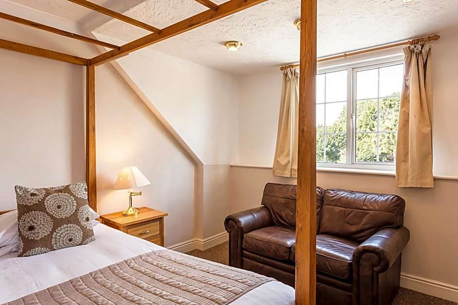 Roydon Marina Village Hotel