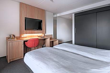 Standard Double Room with Marina View