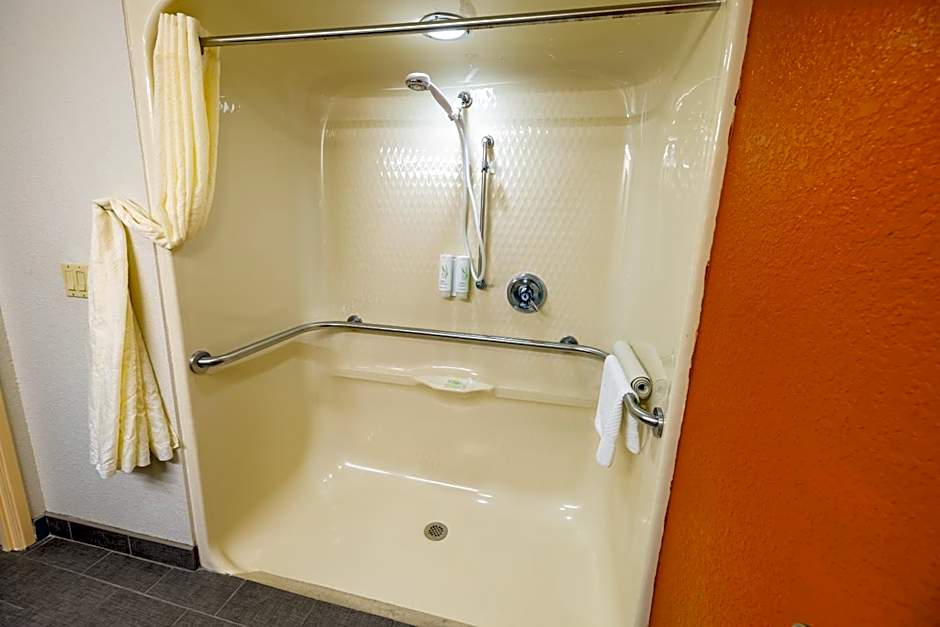 Wingate by Wyndham Leesburg Florida
