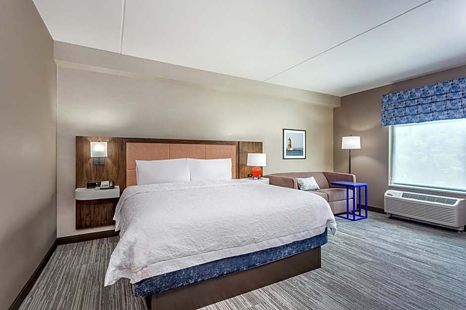 Hampton Inn & Suites Kittery-Portsmouth